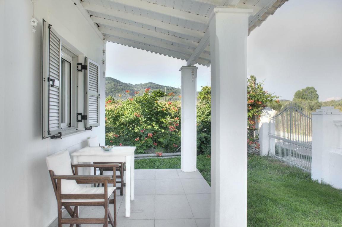 Issos Beach Villa Линя Экстерьер фото